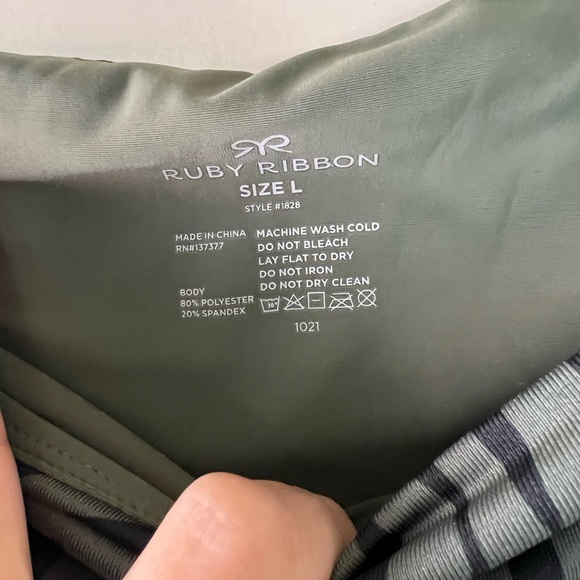 Ruby Ribbon Black and Green Zebra 🦓 Print Leggings - Picture 2 of 5